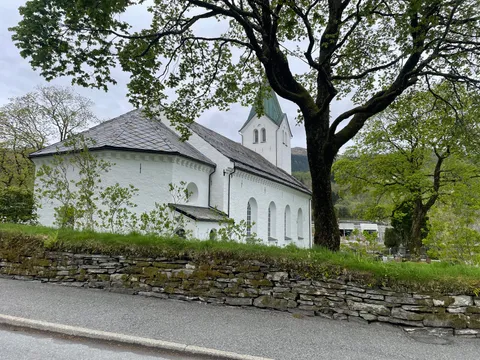 Seremonisted: Arna kirke.