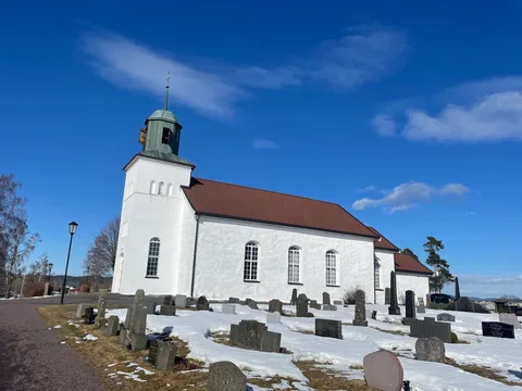Seremonisted: Botne kirke.