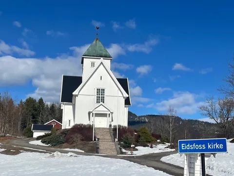 Seremonisted: Eidsfoss kirke.