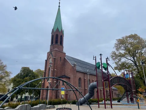 Seremonisted: Moss kirke.