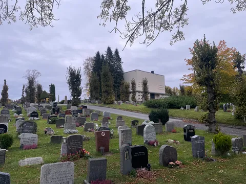 Seremonisted: Moss krematorium.