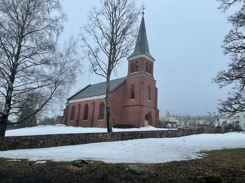 Seremonisted: Skoger nye kirke.